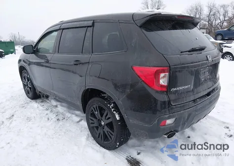 2021 Honda Passport Awd Sport z USA, uszkodzony, nr VIN 5FNYF8H29MB002603